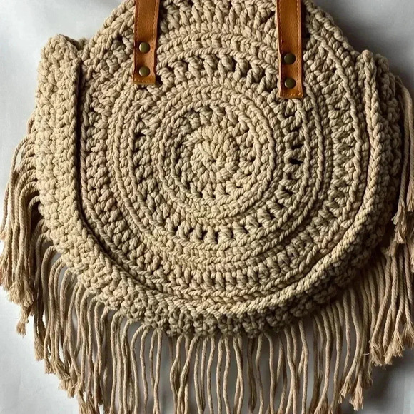 UNBRANDED MACRAMÉ PURSE DOUBLE STRAP VEGAN LEATHER STRAPS FRINGE CLEAN - Picture 10 of 10